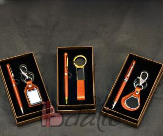 Stylo porte clé marron