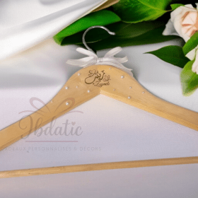 Cintres en Bois Personnalisés